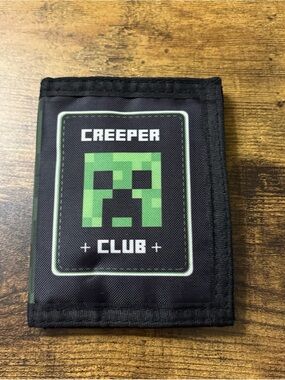 Minecraft Creeper Club Wallet Bioworld Minecraft Official Merchandise
